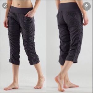 Lululemon Cool Down Crop - Size 8 NEW
